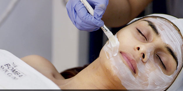 Medical facial treatment performed by experts at Goenka Spine and Skin Centre, Best Spine & Skin Clinic in Raipur